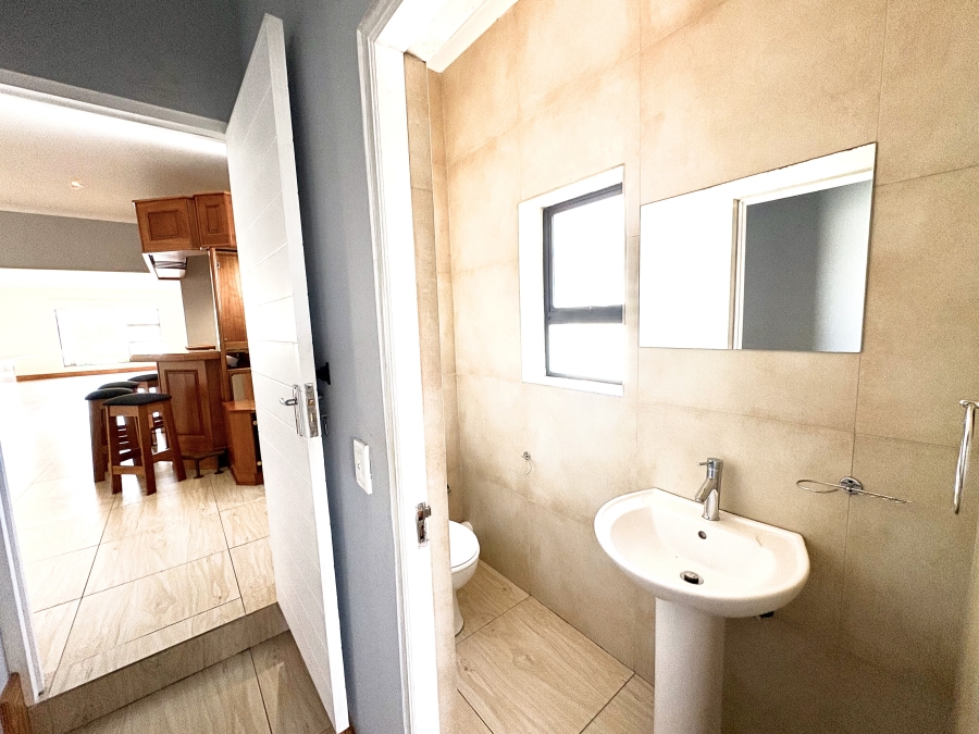 4 Bedroom Property for Sale in Pearl Bay Western Cape